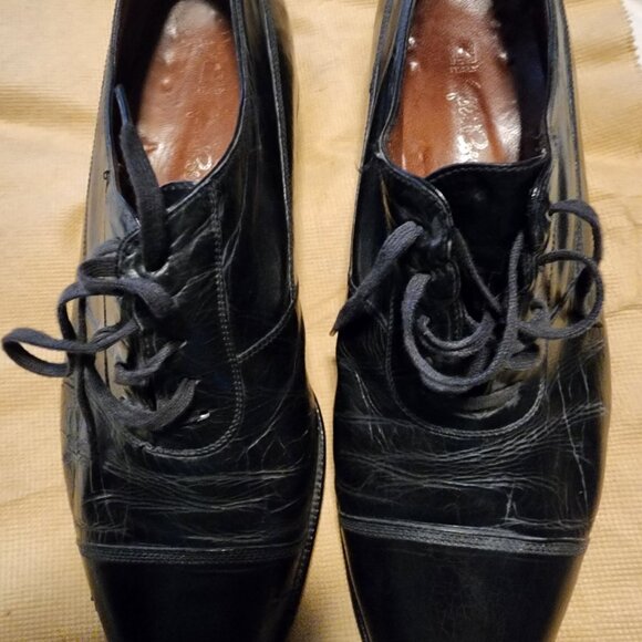 PRIOR OWNED USED FRATELLI ROSSETI BLACK LEATHER LACE SHOES, SIZE 8